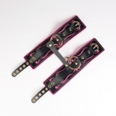Черные кожаные оковы с розовой строчкой - Crazy Handmade - купить с доставкой в Нефтекамске Черные кожаные оковы с розовой строчкой - Crazy Handmade - купить с доставкой в Нефтекамске