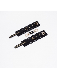 Черные кожаные наручники с узорами и золотистой фурнитурой - Crazy Handmade - купить с доставкой в Нефтекамске