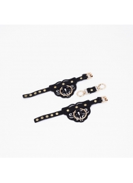 Черные кожаные наручники с клепками, кольцами и золотистой фурнитурой - Crazy Handmade - купить с доставкой в Нефтекамске Черные кожаные наручники с клепками, кольцами и золотистой фурнитурой - Crazy Handmade - купить с доставкой в Нефтекамске