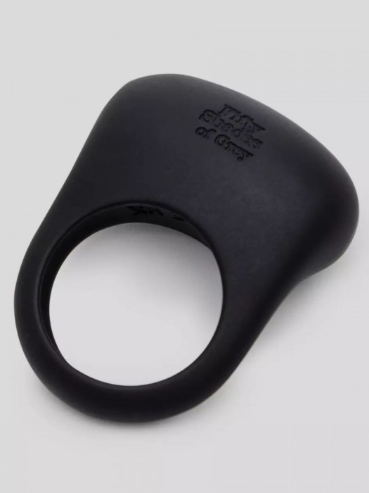 Черное эрекционное виброкольцо Sensation Rechargeable Vibrating Love Ring - Fifty Shades of Grey - в Нефтекамске купить с доставкой