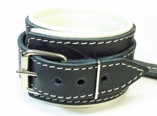 Оковы на ноги со светлым подкладом - БДСМ Арсенал - купить с доставкой в Нефтекамске