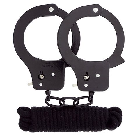 Чёрные наручники из листового металла в комплекте с веревкой BONDX METAL CUFFS LOVE ROPE SET - Dream Toys - купить с доставкой в Нефтекамске