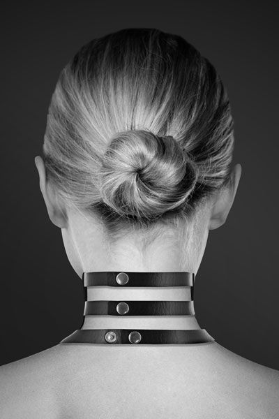 Чёрный тройной чокер с большим кольцом - Bijoux Pour Toi - купить с доставкой в Нефтекамске